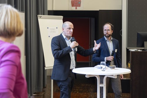 Dr. Christoph Reuter und Dr. Daniel Zacher Foto: Sven-Helge Czichy/ Hochschule Mainz